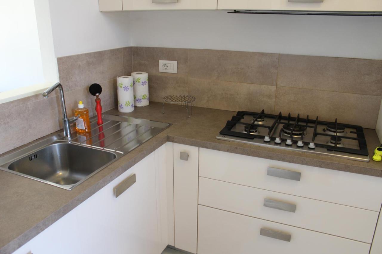 La Ca' Al Mare Apartment การ์รารา ภายนอก รูปภาพ
